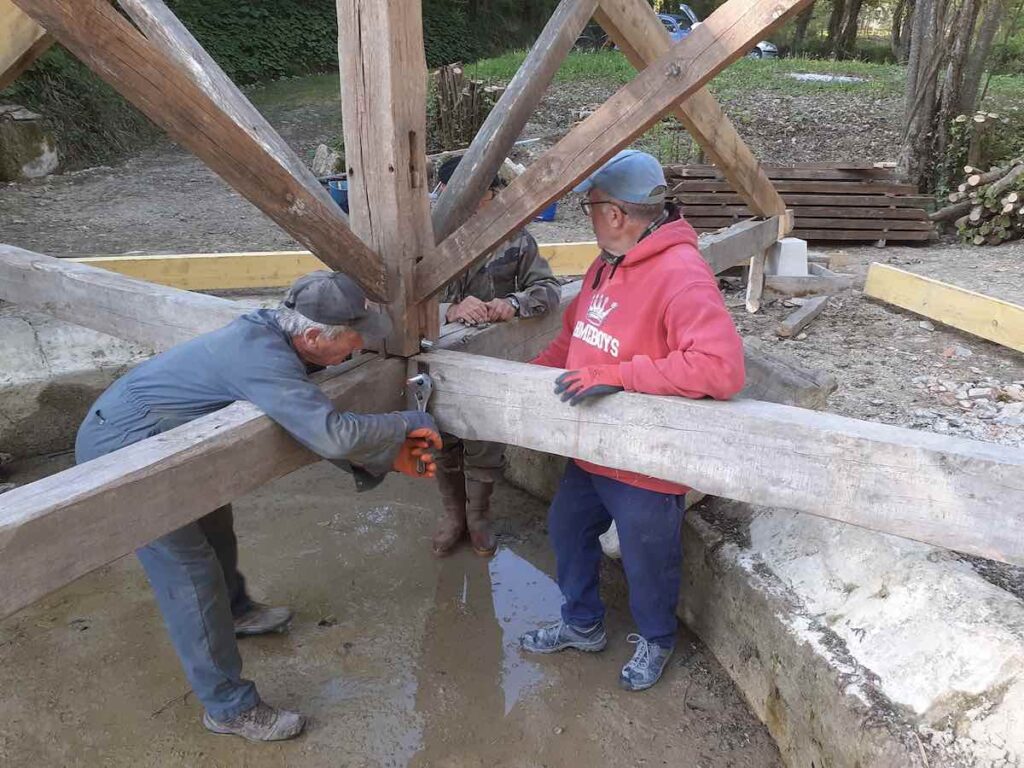 19 avril 2021 : Après le démontage... le remontage !! Heureusement Francis a numéroté les morceaux.